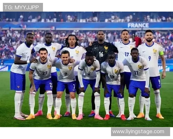 各大球星联合评选史上最佳足球阵容盘点，巅峰对决一触即发