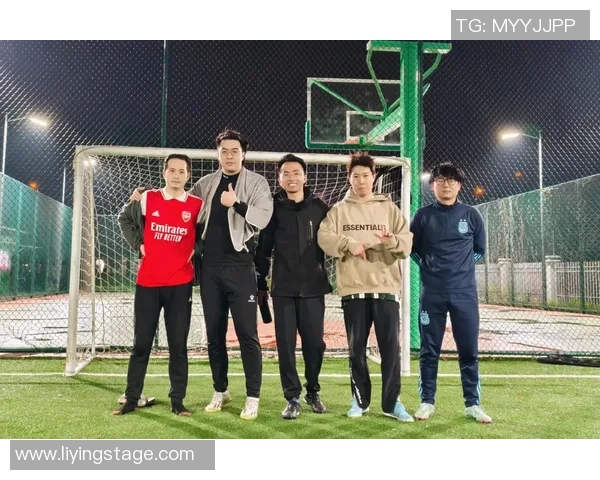 球星自拍足球视频挑战技术极限展现个人风采震撼粉丝