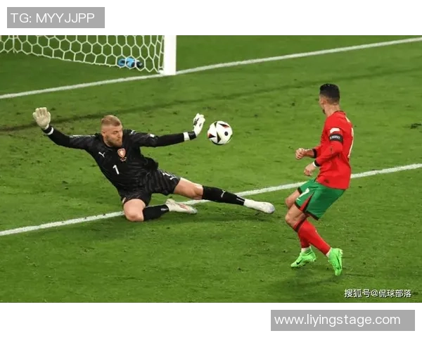 足球场上的单刀不进球星：那些错失破门良机的顶级球员们