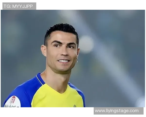 足球巨星对话：从绿茵场到人生舞台的心路历程与荣耀时刻