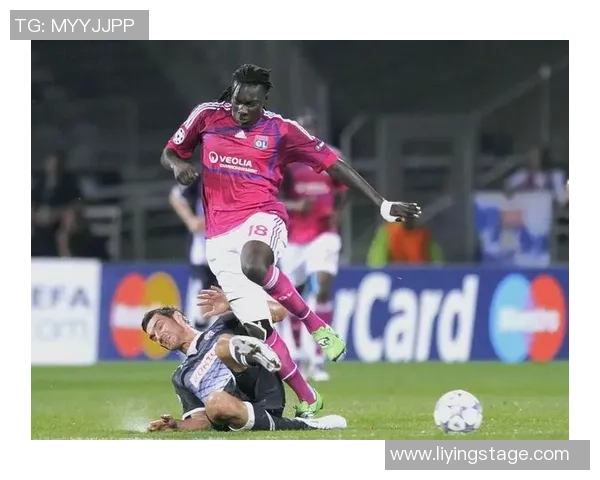 足球帽子球星传奇：那些在世界杯和欧冠赛场上上演帽子戏法的传奇人物